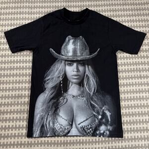 Beyoncé Official Renaissance World Tour Disco Cowboy Hat Portrait T-Shirt Sz S